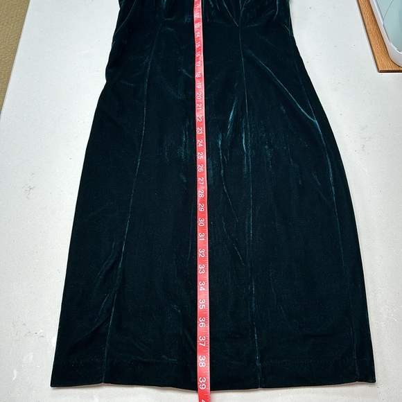 Velvet Forest Green Formal Dress by JULIA JORDAN - Picture 6 of 8